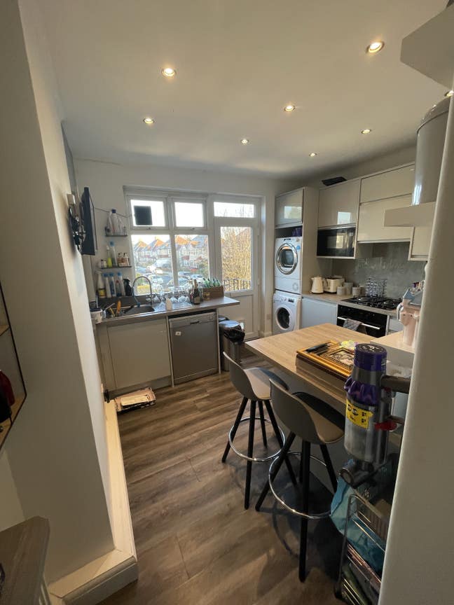 Large Double Room south Croydon CR2 Main Photo