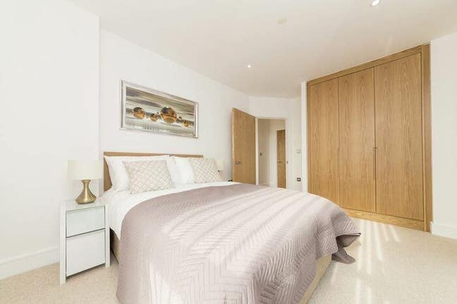 Idyllic contemporary room, zone 2 Main Photo