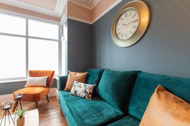 🏡 Excellent for UHCW - Viewings this Thursday 🏡 Main Photo