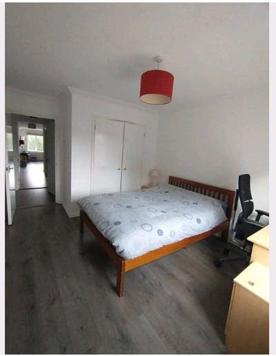 Quiet Double Room in Hoxton Square Main Photo