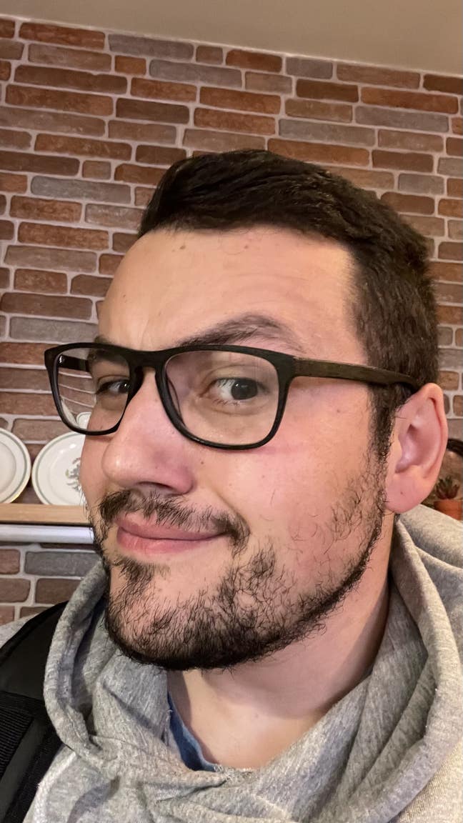 Cat & human looking for a new home Main Photo