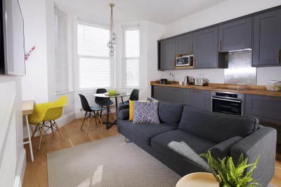 Centrally located 1-bed flat in Poole Main Photo