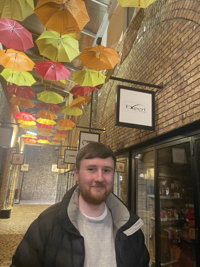 27yo professional working in Wrexham area.   ... Main Photo