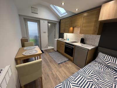 Studio to let Main Photo