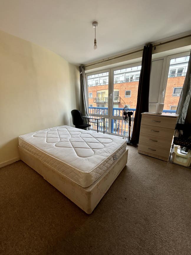 Riverside Amazing Double En Suite !Canada Water Main Photo