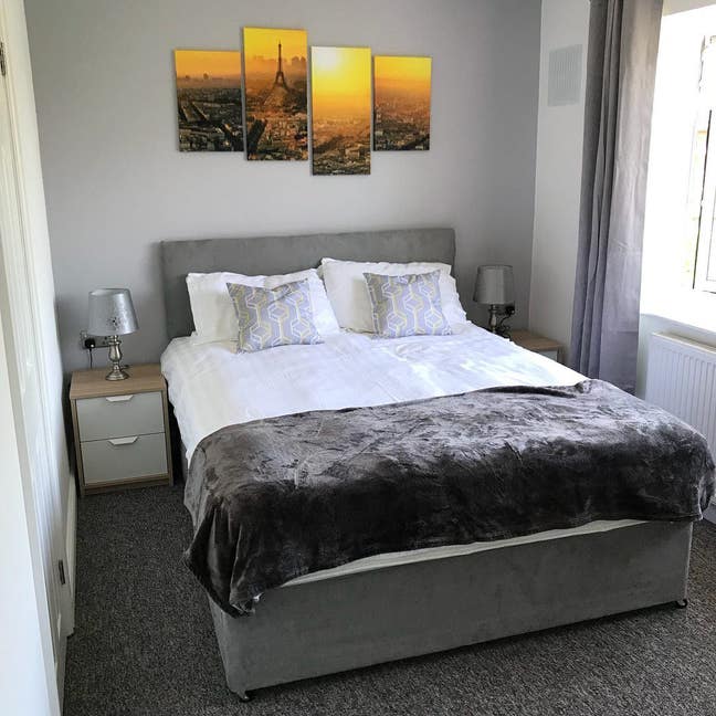 Amazing double room in a shared house Main Photo