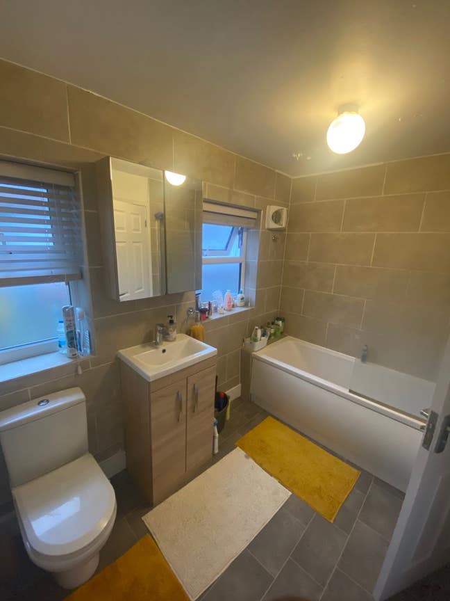 ** Bills Included Double Room - Good Location N17 Main Photo