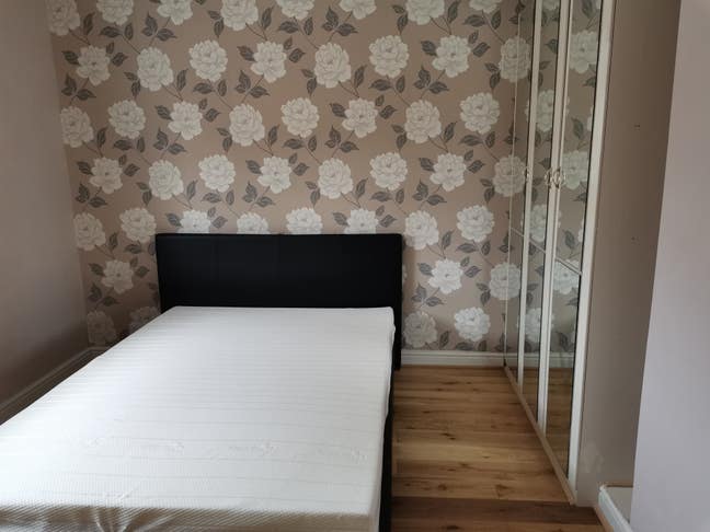 Room for Rent- Watford  Main Photo