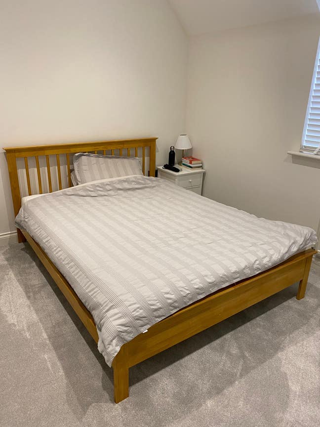 Large double room in fantastic location Main Photo