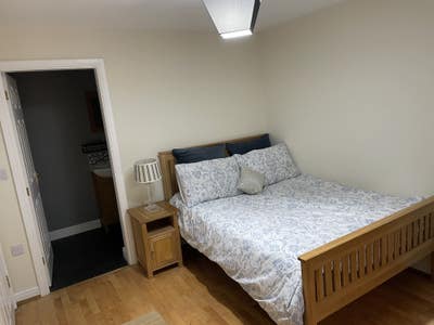 Room to Rent - &pound;900 per month (inc ALL bills) Main Photo