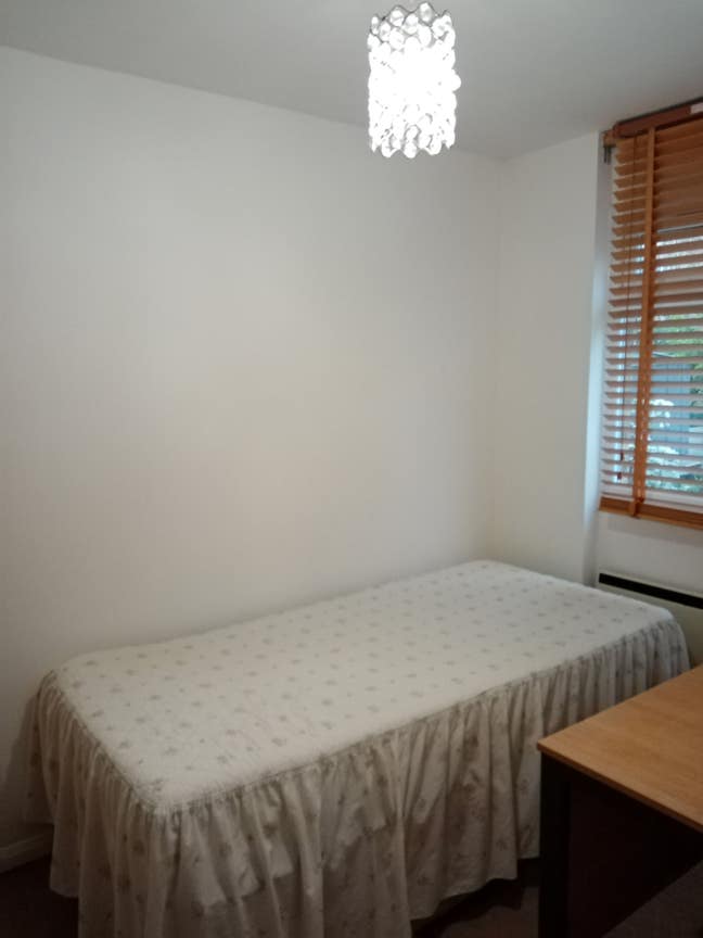 Single Room Main Photo