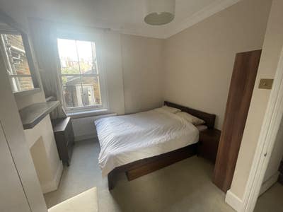 Newly decorated double room in Fulham Main Photo