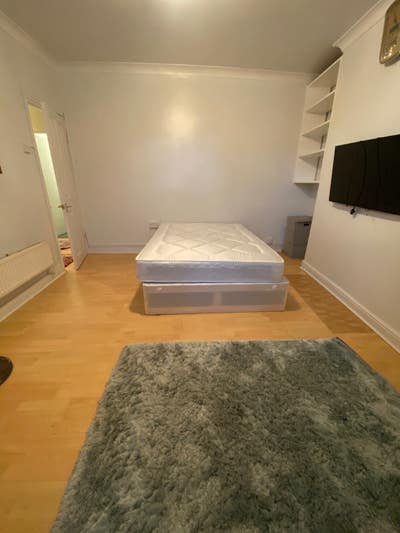 Huge Double Room to Let in Greenwich! Main Photo