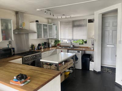 2 x big rooms in a big flat in Old Street Main Photo