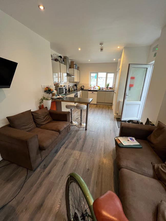 Double Room - Central Newquay £550pcm Main Photo