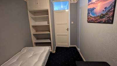 Single Room available for rent  Main Photo
