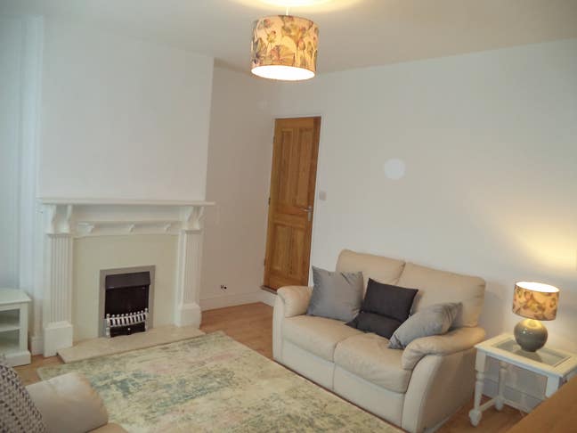 Fully refurbished house in Beeston  Main Photo