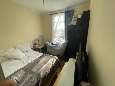 ⭐️Double room available now Shepherd bush  Main Photo