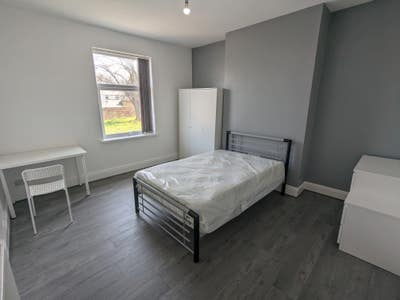 New Refurb Rooms Avble in DUDLEY DY2 Main Photo