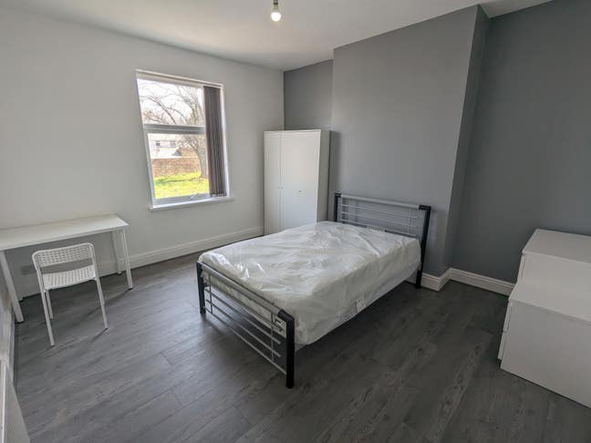 New Refurb Rooms Avble in DUDLEY DY2 Main Photo