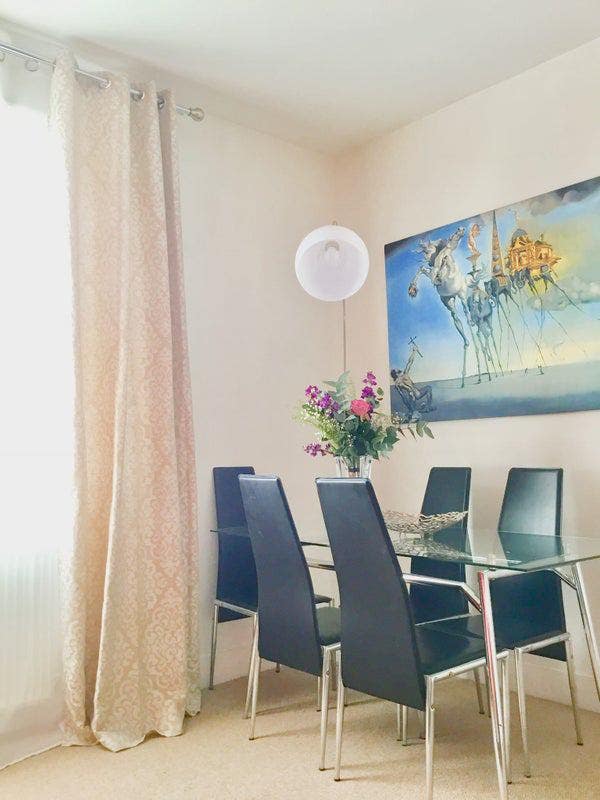 Double room in Chelsea available now Main Photo