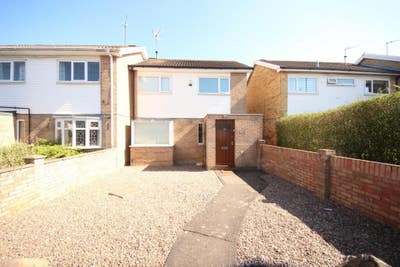 Room Avaiable in Shared House Main Photo