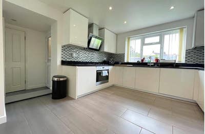 Double En-suite room to let in SALE  Main Photo
