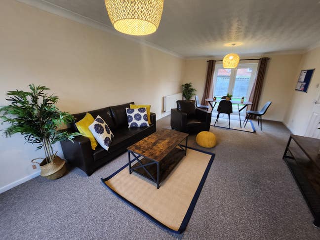 1 Bedroom Available in a Newly Furnished House Main Photo