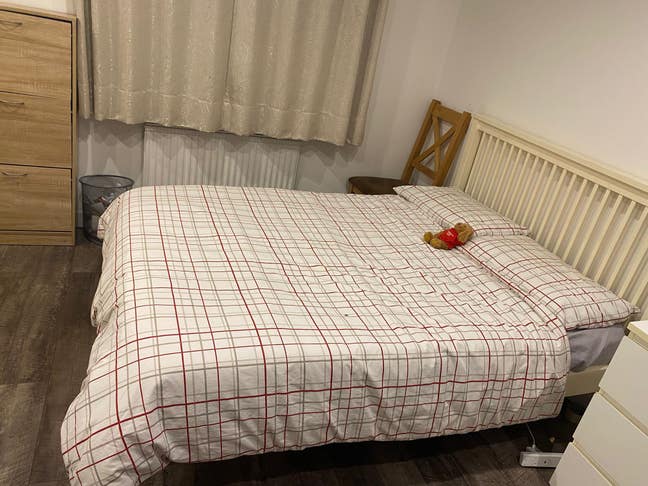 Beautiful 3 Double Rooms overlooking big park Main Photo