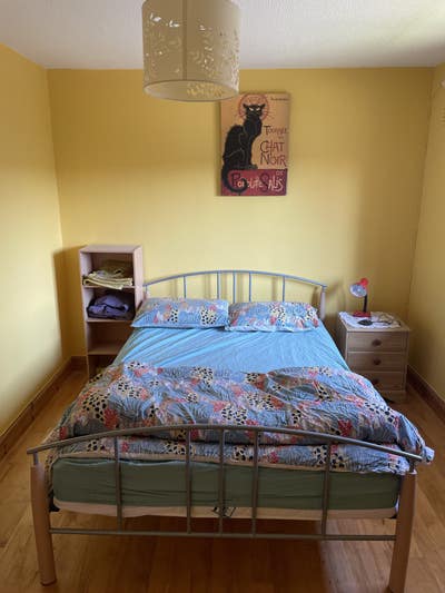 Double room for rent just south of city centre Main Photo
