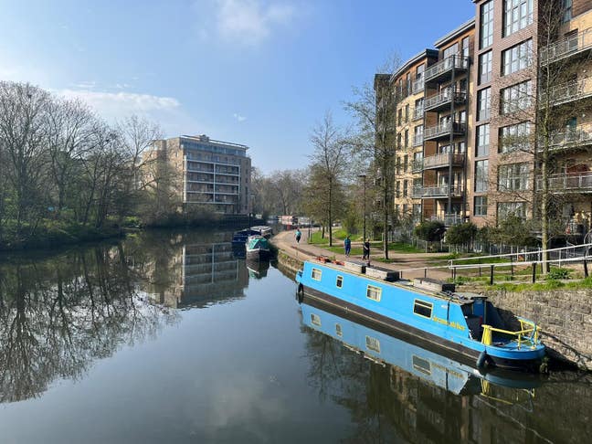 Flatshare by the river in Clapton Main Photo