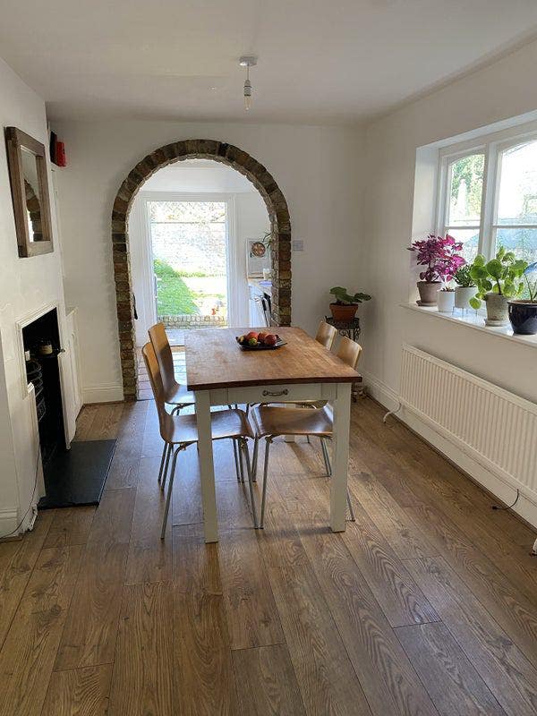 Double Room In lovely terraced house with garden Main Photo