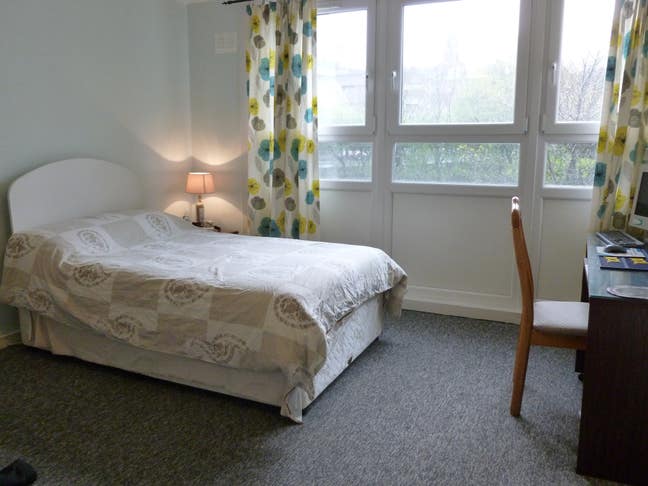 Large Double room available from 1st May 2026 Main Photo