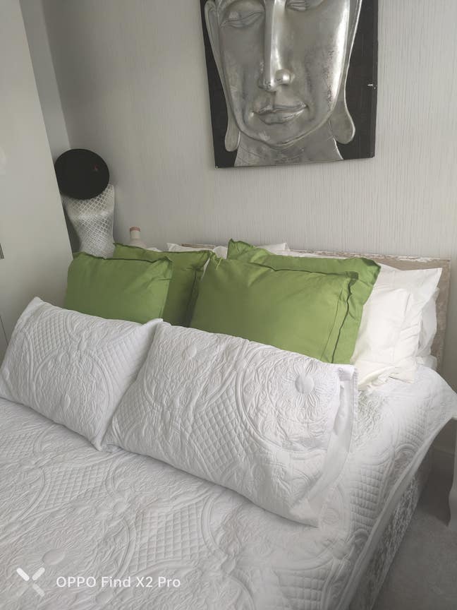 Modern beautiful rooms Available  Main Photo