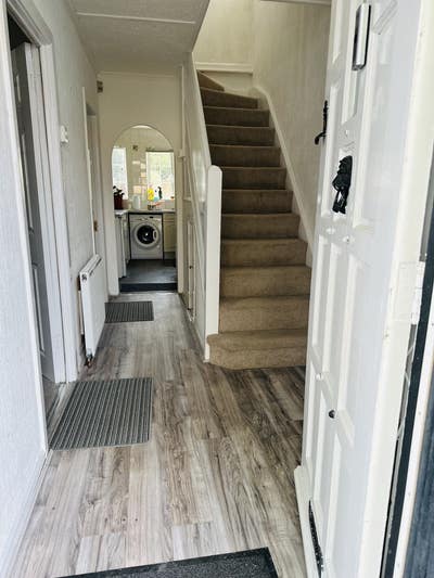 No kids - Double bed room close to Hayes Station Main Photo