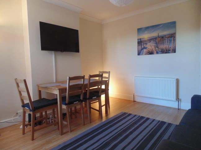 Professional House Share - Ipswich IP1 Main Photo