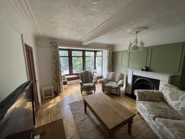 Detach house  full of character in great location Main Photo