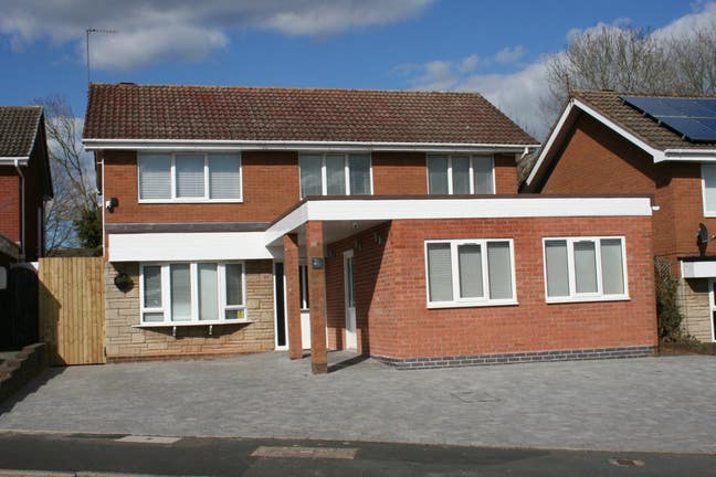 Luxurious en-suite rooms available now Main Photo