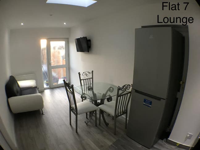 Outstanding 1 Bed Flat - w all bills included  Main Photo