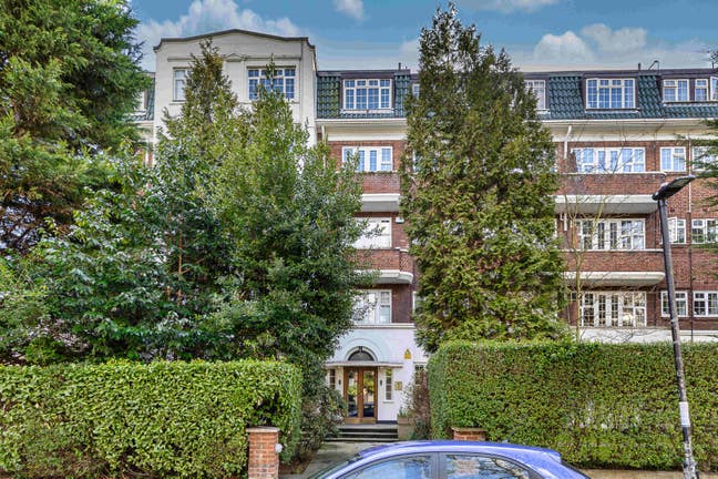 Large (500 sq ft) Art Deco Studio NW6 Main Photo