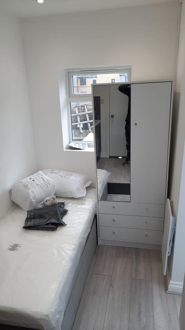 Self Conatined Studio in Central Reading Main Photo