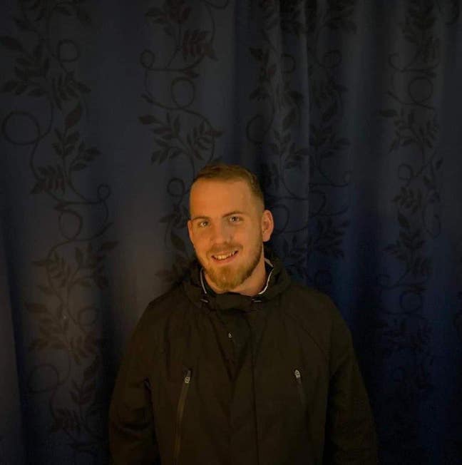 Professional Male seeks a double room Main Photo