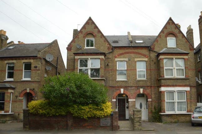 Large ground floor studio flat SL4 Windsor Main Photo