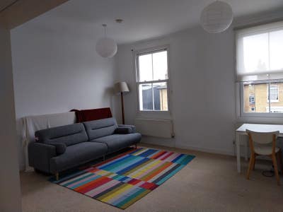 2 Double Rooms in large bright flat. Main Photo