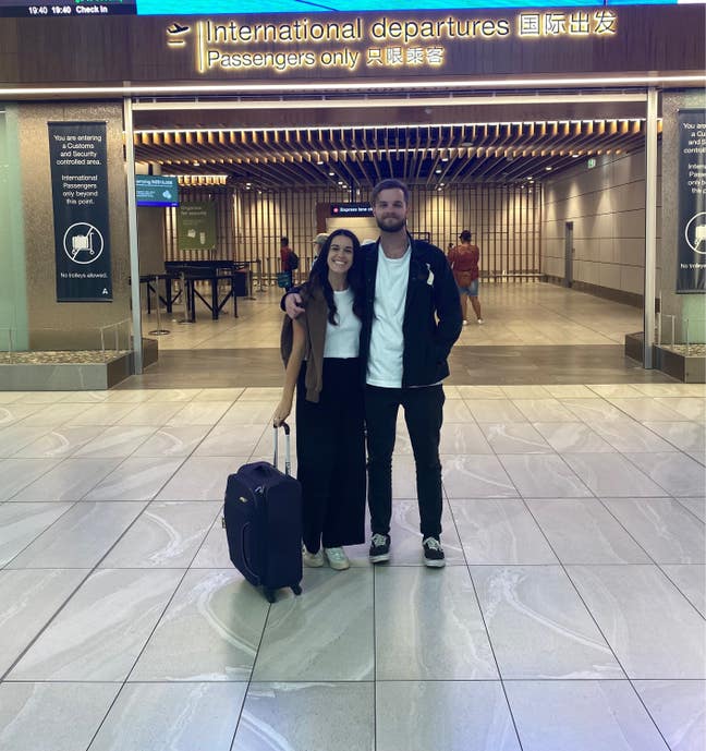 Kiwis looking to buddy up with another couple!  Main Photo