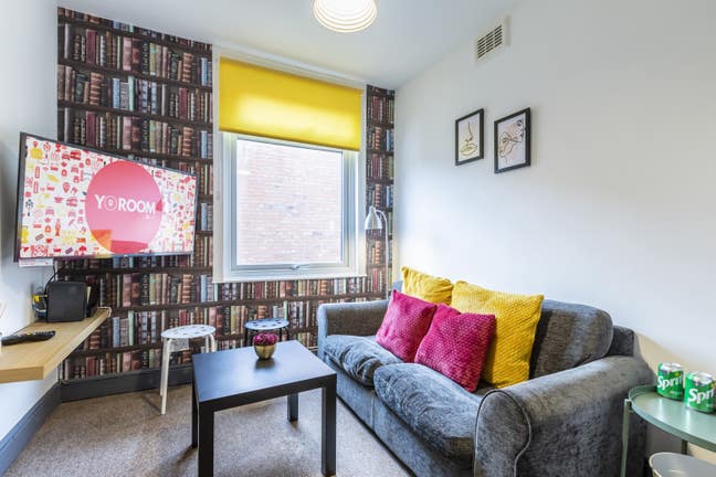 PRICE DROP ! Large Victorian House in LE3 Main Photo
