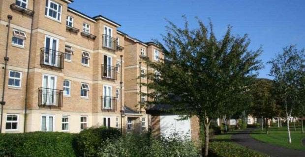 A double room is available near Oxford Station  Main Photo