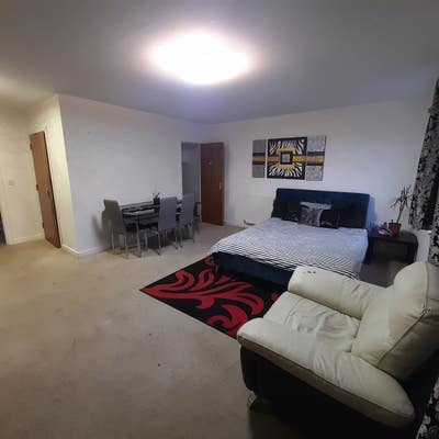 Studio flat for couple &pound;1400 pm  Main Photo