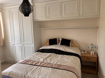 Large furnished double room close to town Main Photo