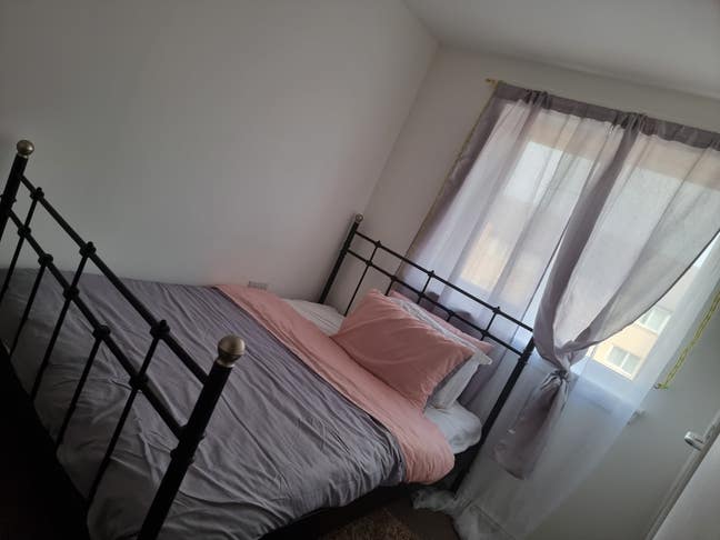 Have a a room with a double bed,you must be clean  Main Photo